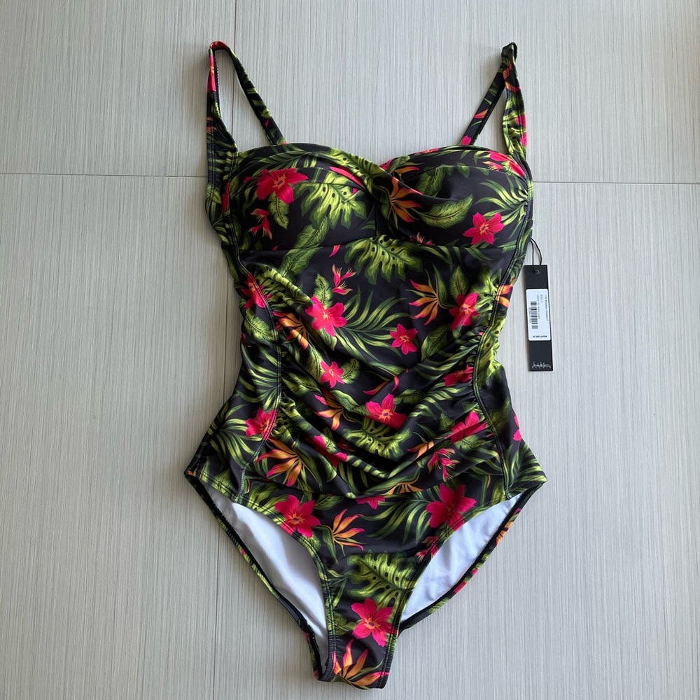 Swimsuit - Picture 2 of 13